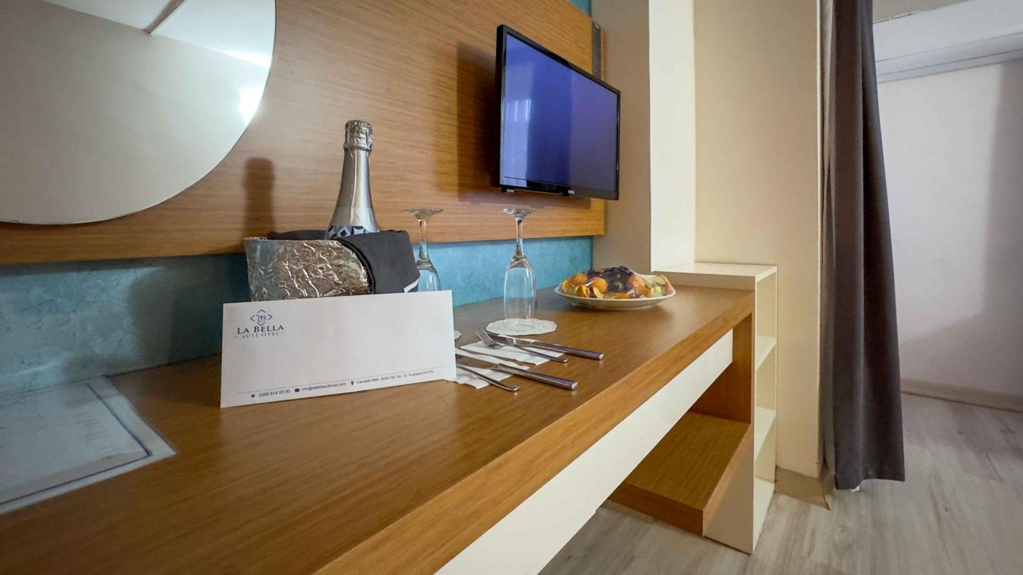 La Bella Suit Otel Kusadasi Exterior photo